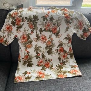 Premise Mid Length Sleeve Floral Sweater